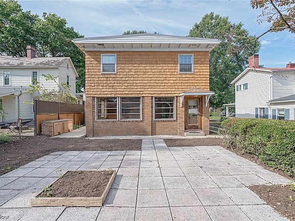 3rd image of 610 Washington St