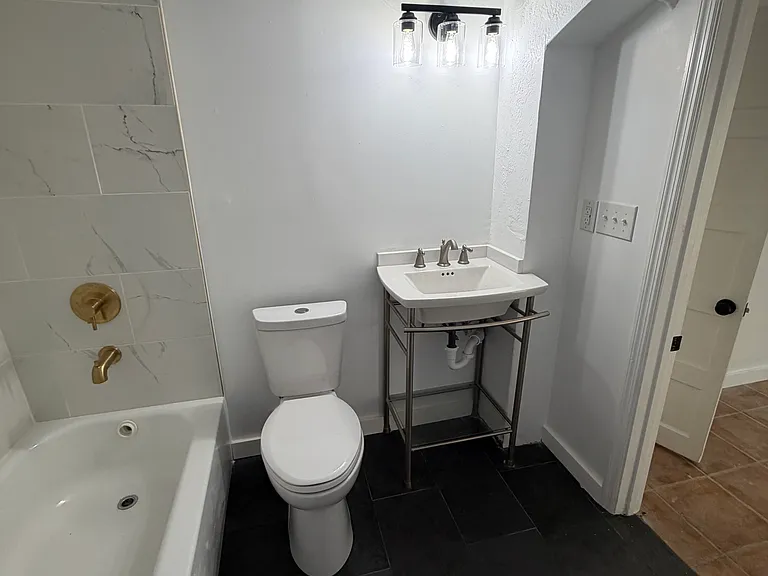 8 Saint Margaret St #B — Photo 20