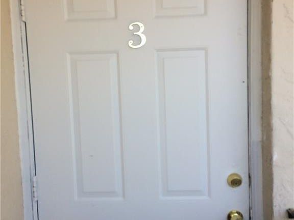 2nd image of 910 SE 14th Ter APT 3