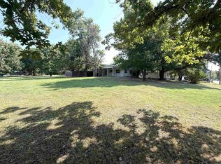 404 Deridder Ave, Mena, AR 71953