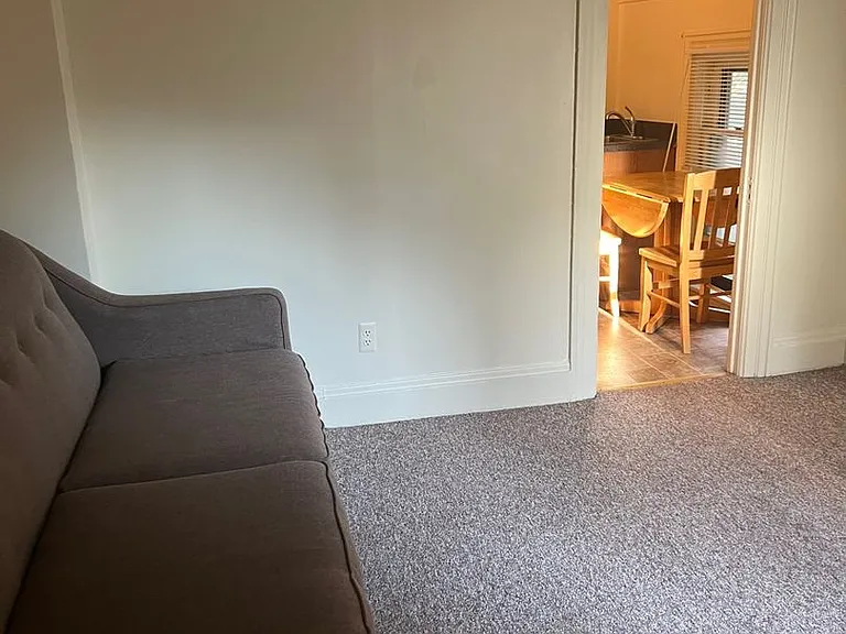 502 N State St — Photo 3