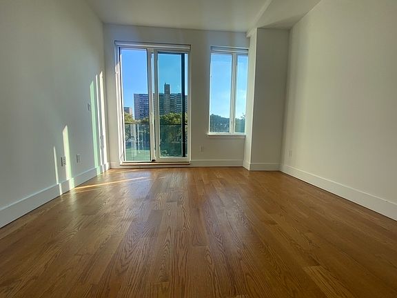 3rd image of 61 Montrose Ave #2F