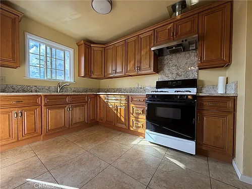 6150 Hazeltine Ave #1/2 Photo 1