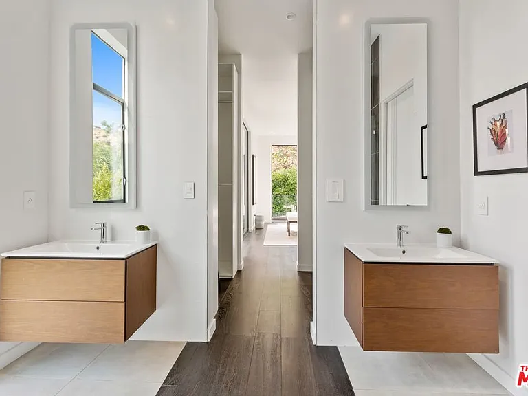 1849 Coldwater Canyon Dr — Photo 13