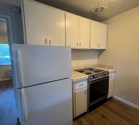 5th image of 1200 Magnolia Ave #D