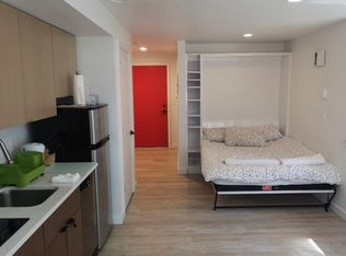 4252 8th Ave NE APT 301, Seattle, WA 98105