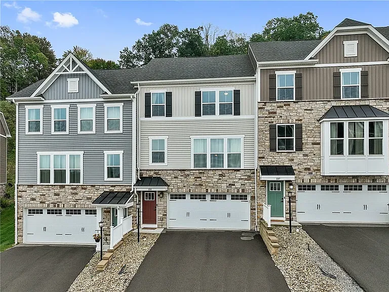 135 Moyer Hill Dr — Photo 1