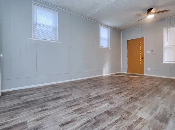 329 S 1st St #3, Seward, NE 68434