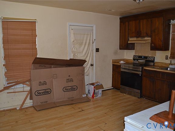 3rd image of 5207 Oakforest Dr