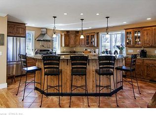 6 High Field Ln, Chester, CT 06412