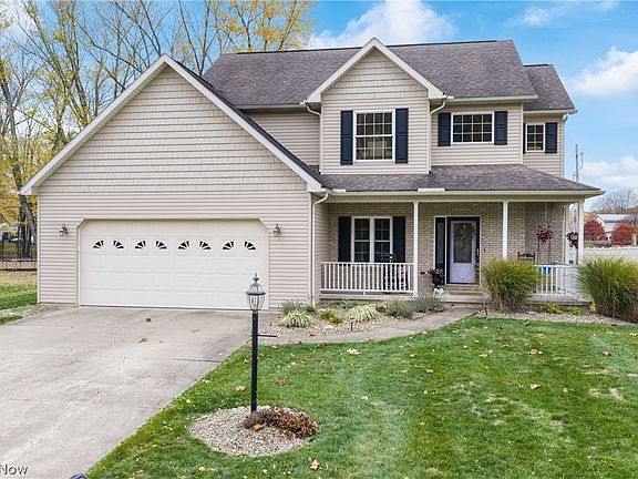 3rd image of 268 Schoenbrunn Dr NE