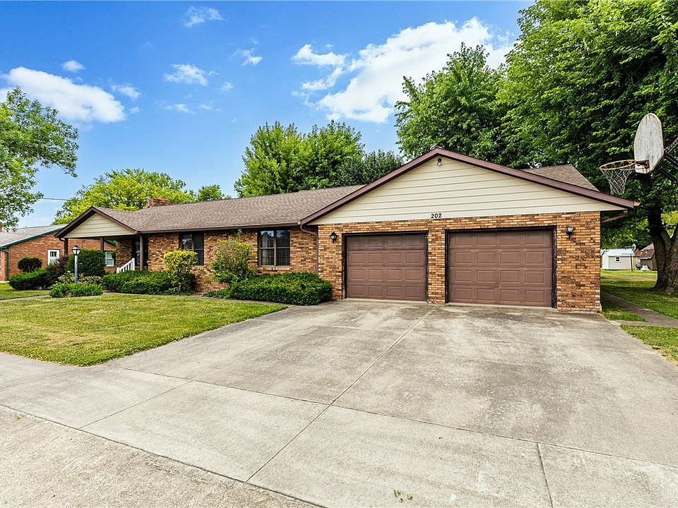 202 N Green St, Teutopolis, IL 62467 Zillow