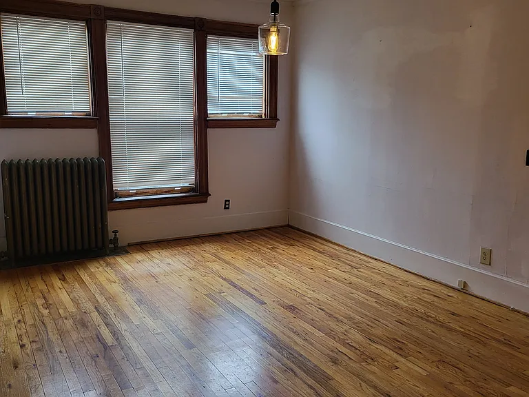 376 Pearl St #R — Photo 6
