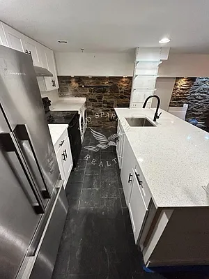 Rented by Red Sparrow Realty Group | media 21