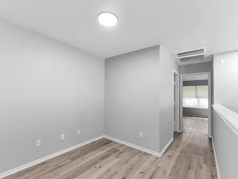 16007 Sandy Path Ln — Photo 42