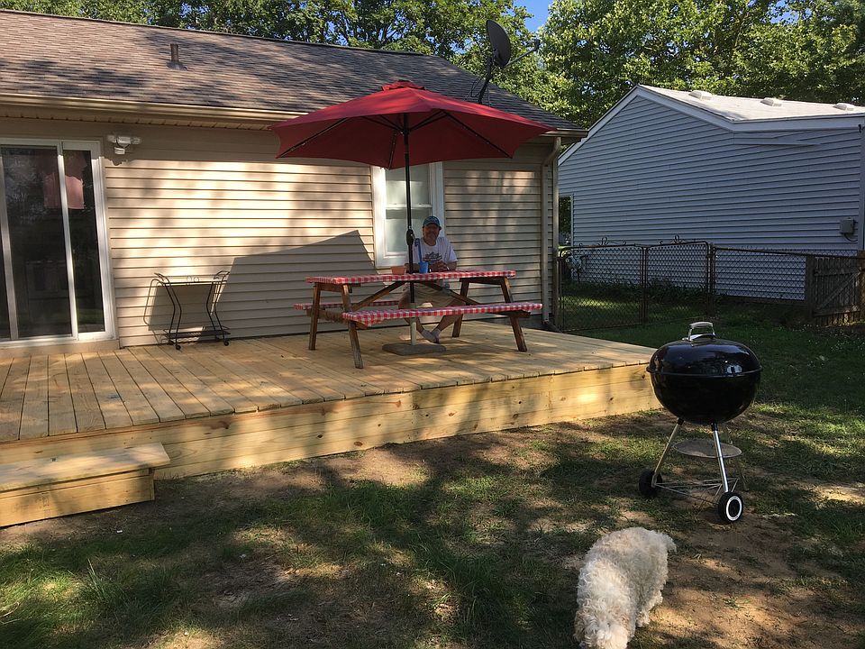 Beautiful, spacious new deck