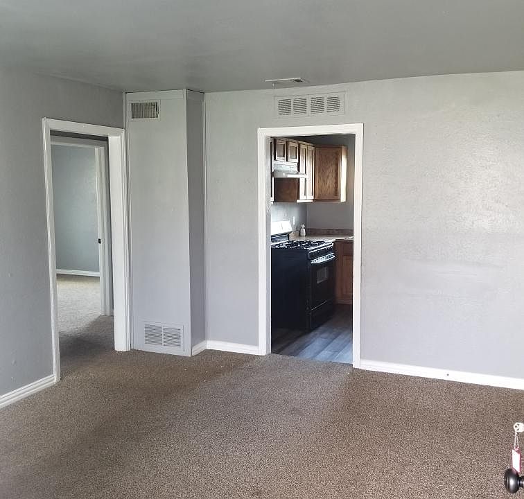 2nd image of 816 Ryan Rd