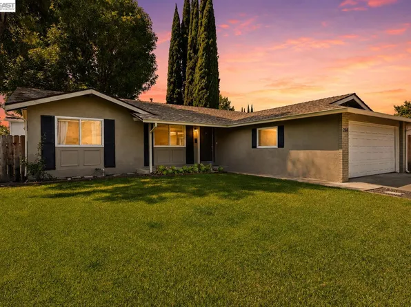 266 Stonyford Dr, Vacaville, CA 95687