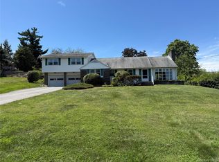 20 McIntosh Dr, Poughkeepsie, NY 12603