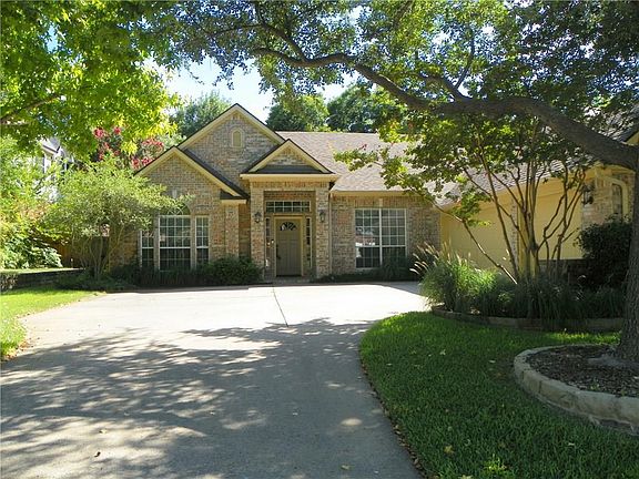 2nd image of 2905 Moss Creek Ct