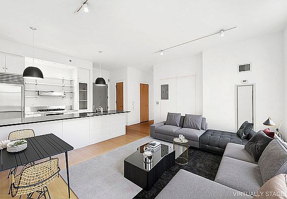 3rd image of 110 Livingston St APT 5V