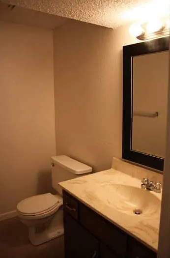 1602 NW Cardiff Dr — Photo 3