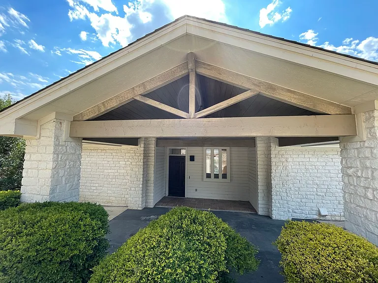 4009 Eck Ln — Photo 2