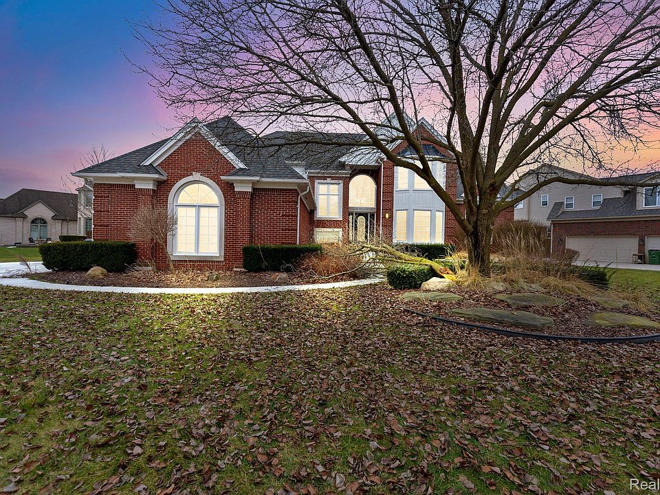 1st image of 54893 Pelican Ln