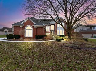 54893 Pelican Ln, Shelby Township, MI