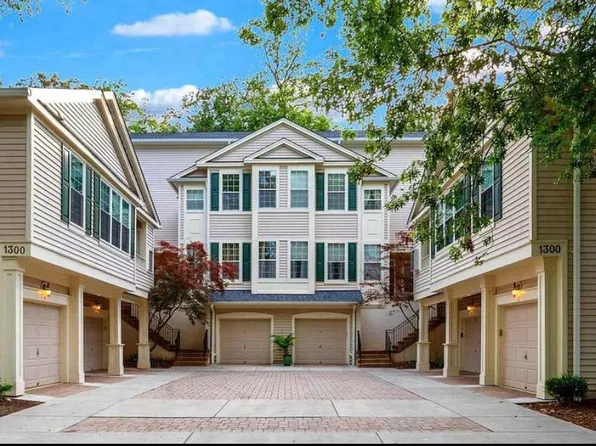 1300 Windleaf Dr Unit G, Reston, VA 20194
