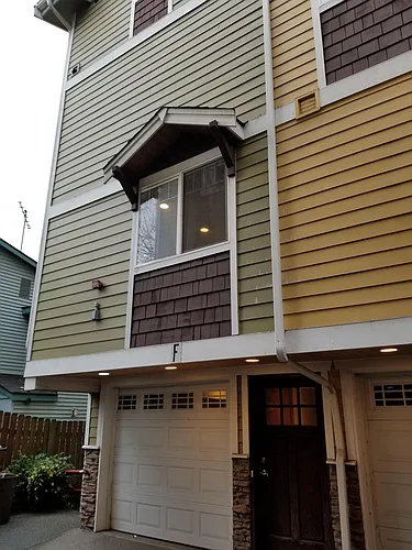 6825 Weedin Pl NE Photo 1