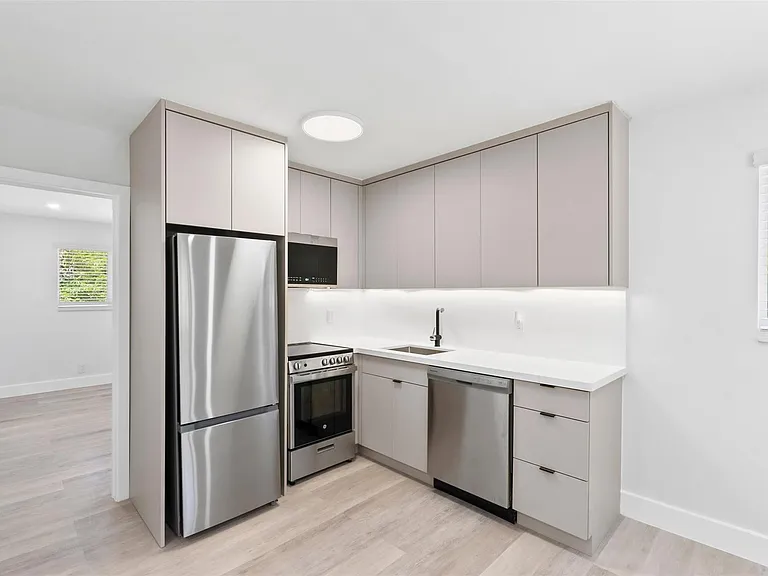 1101 NE 18th Ave #1 — Photo 1