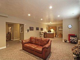3rd image of 11124 S Old Rosebud Ln