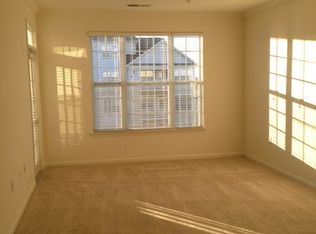 9710 Skyhill Way APT 404, Rockville, MD 20850