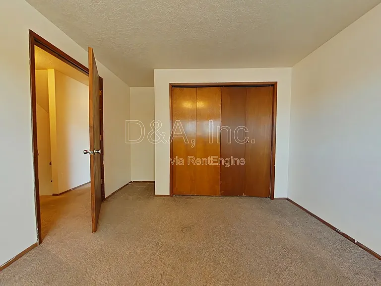2525 NW Grant Ave — Photo 5