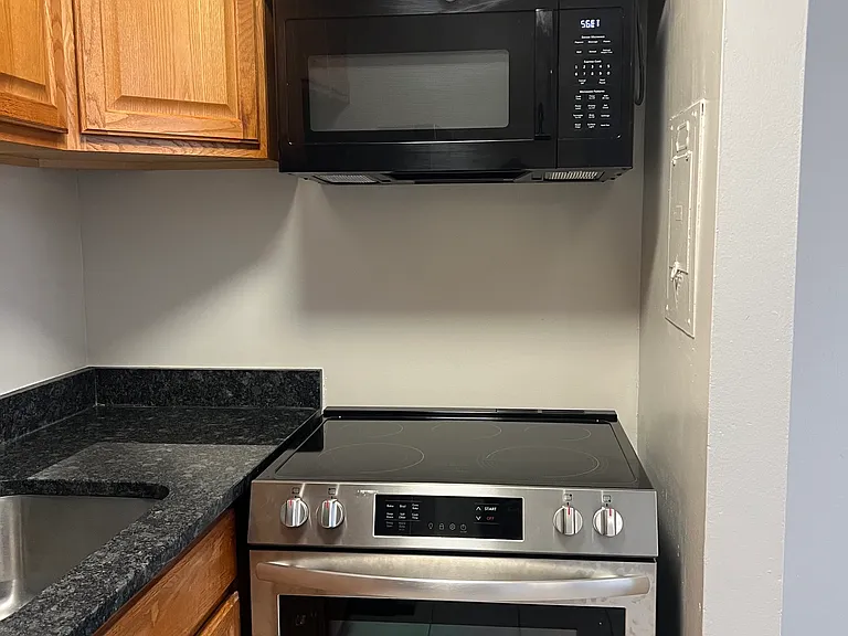2318 Glendale Ter #1A — Photo 14