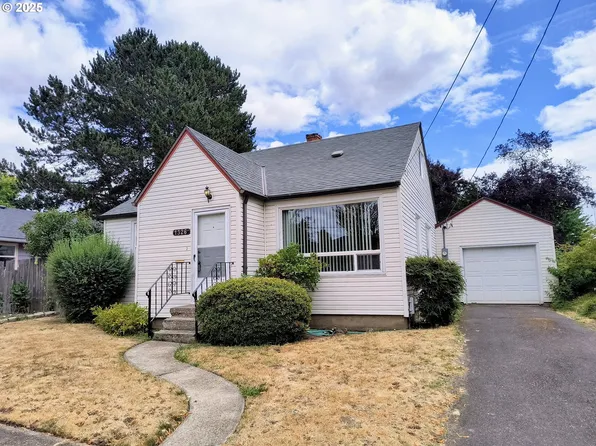 1326 NE Galloway St, McMinnville, OR 97128