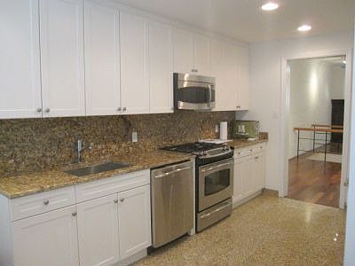 5th image of 509 E 84th St #Townhouse