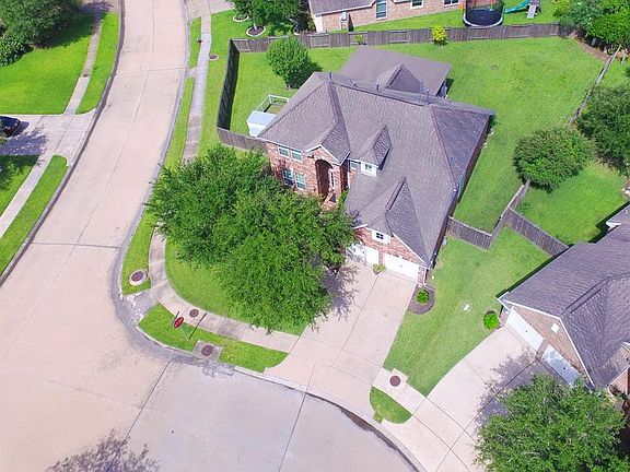 3rd image of 1119 Morning Creek Ln