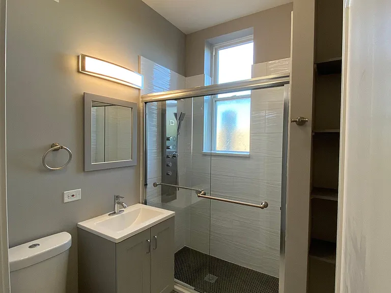 2212 W 23rd St #2 — Photo 5