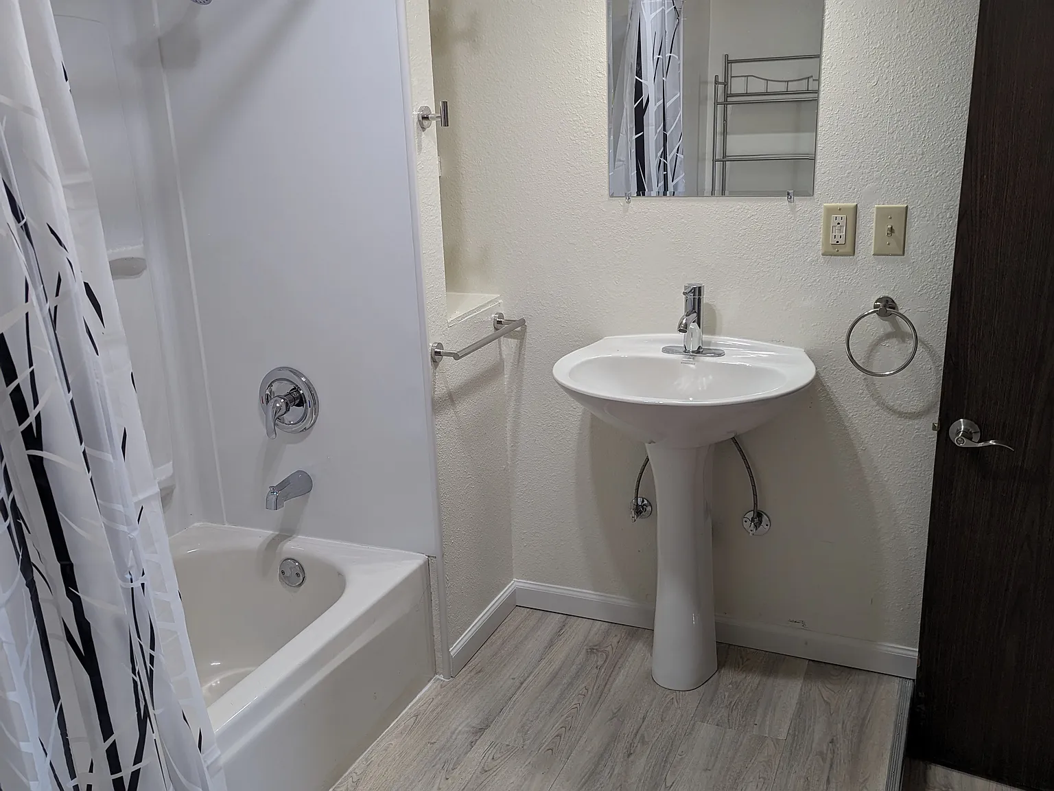 Water Street Apartments — Photo 4