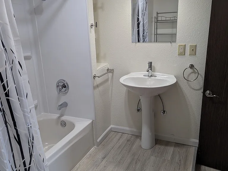 1279 Water St #D — Photo 4