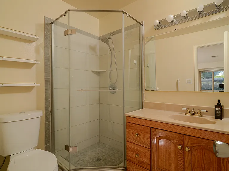 5010 Glide Dr #1 — Photo 15