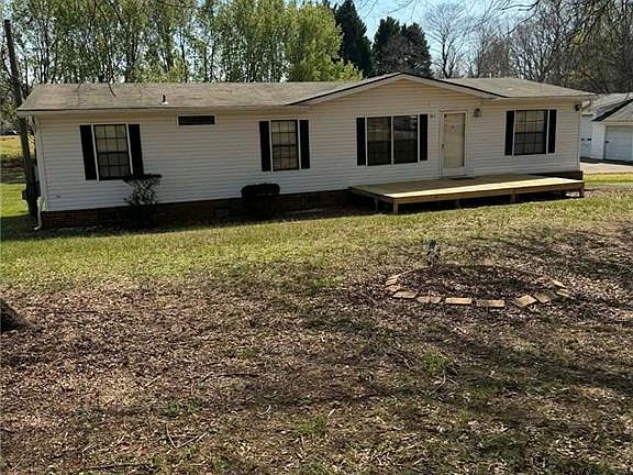 2nd image of 4614 Seward Rd