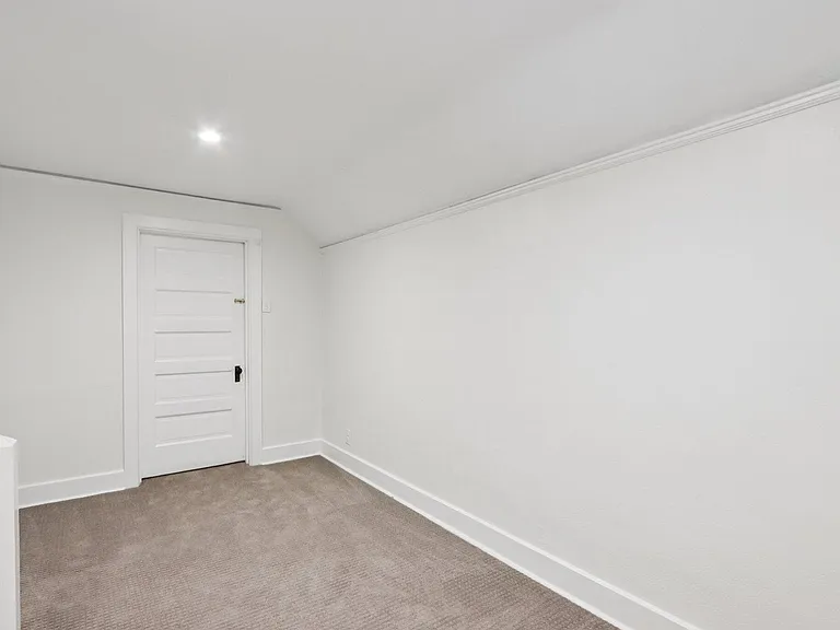 4042 N Downer Ave #4044 — Photo 31