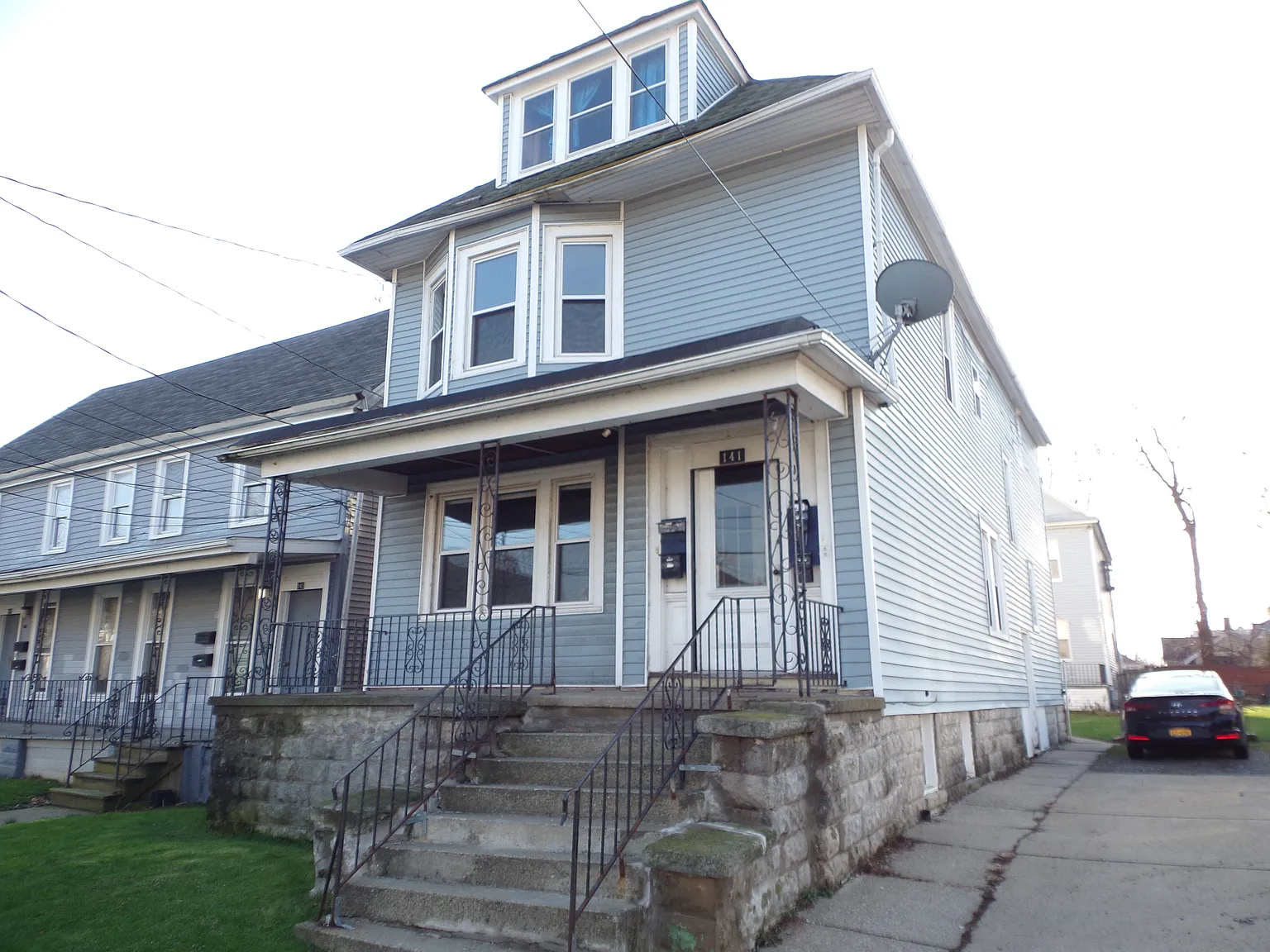 3 bed, 1200 sqft, $1,200 — Photo 1