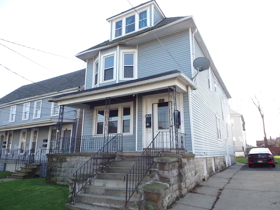 141 W Delavan Ave #1