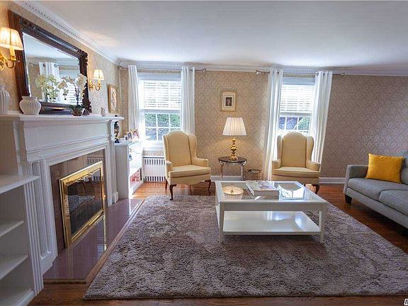 4th image of 26 Nassau Ave