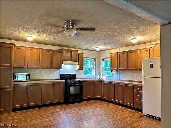 3rd image of 9919 Township Road 56 NE