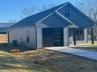 835 Louisiana Ave, Etowah, TN 37331